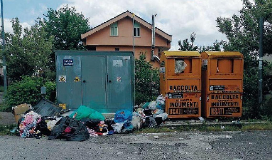 Sora, cassonetti gialli come discariche: vanno rimossi ma nessuno lo fa