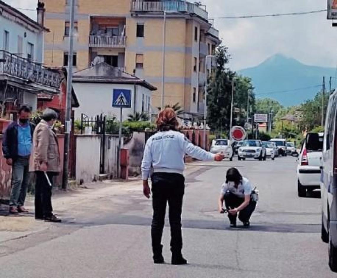 Rattoppi sull'asfalto, una task force per controllare: ecco le multe