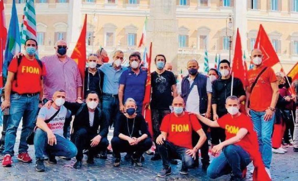 Stellantis, sos licenziamenti: ieri in centinaia per il sit-in a Roma