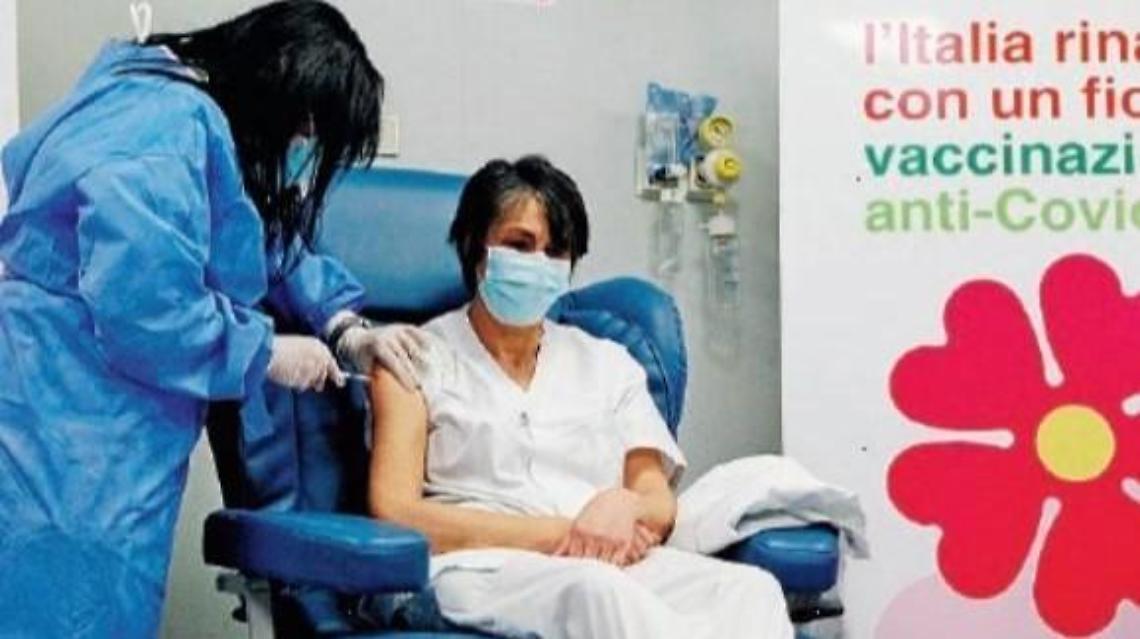 Covid, per il personale sanitario l'immunità è al 100%: la vittoria dei vaccini