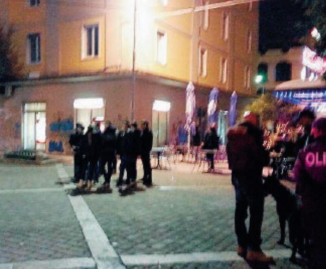 Sabato sera di violenza: lite fra giovani degenera e scoppia il putiferio