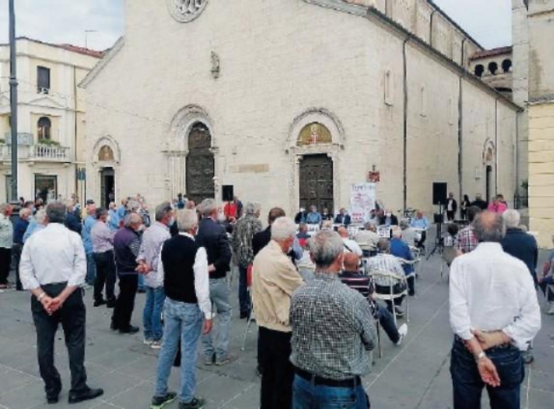 Maxi bollette: «Conca di Sora da abolire», la protesta in piazza