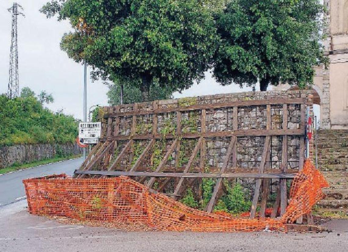 Giuliano, muro di contenimento e piazzale del santuario: lavori dopo l'estate