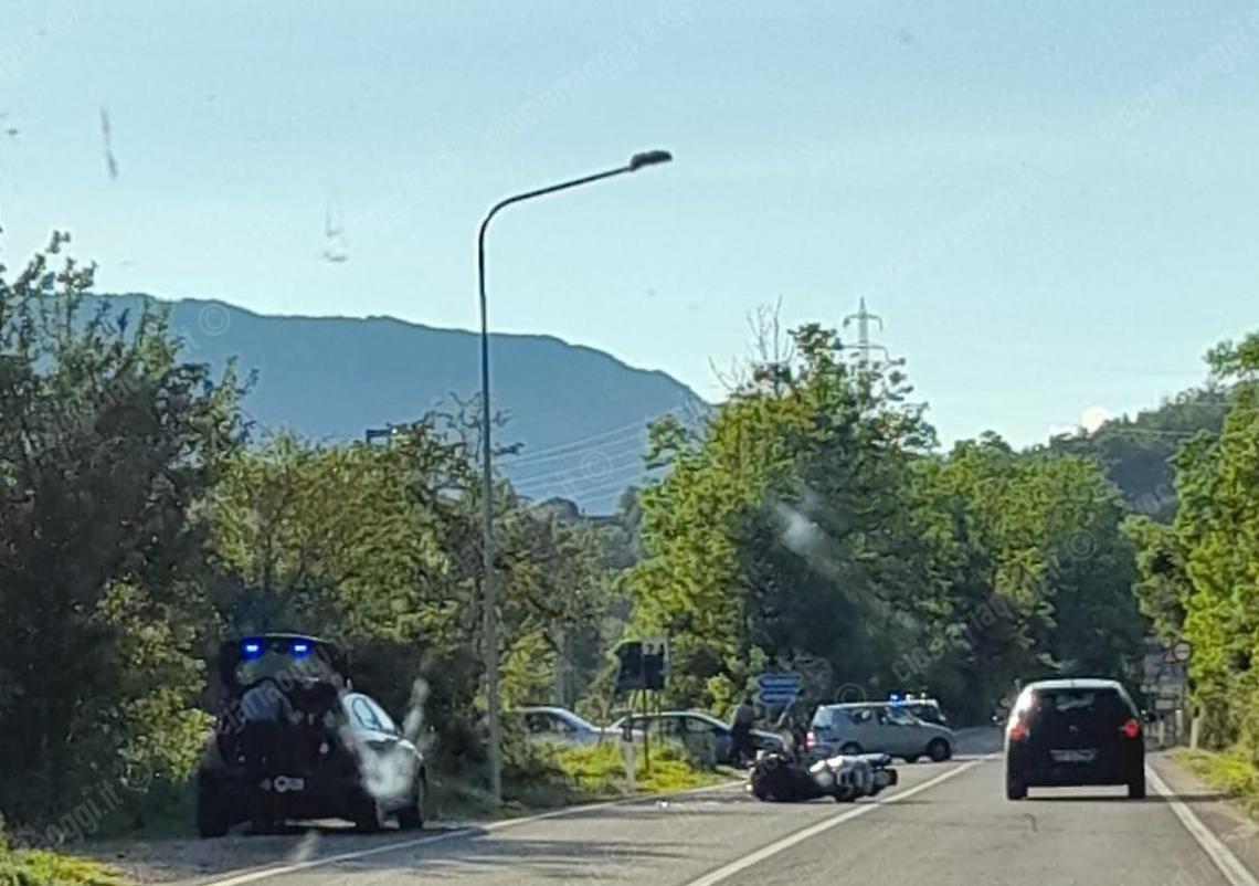 Incidente nella Marsica, moto contro auto: motociclista ciociaro miracolato