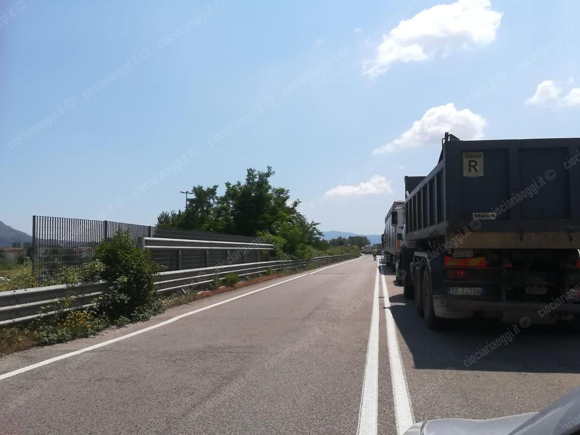 Incidente sulla superstrada Cassino-Sora: soccorsi sul posto e traffico bloccato