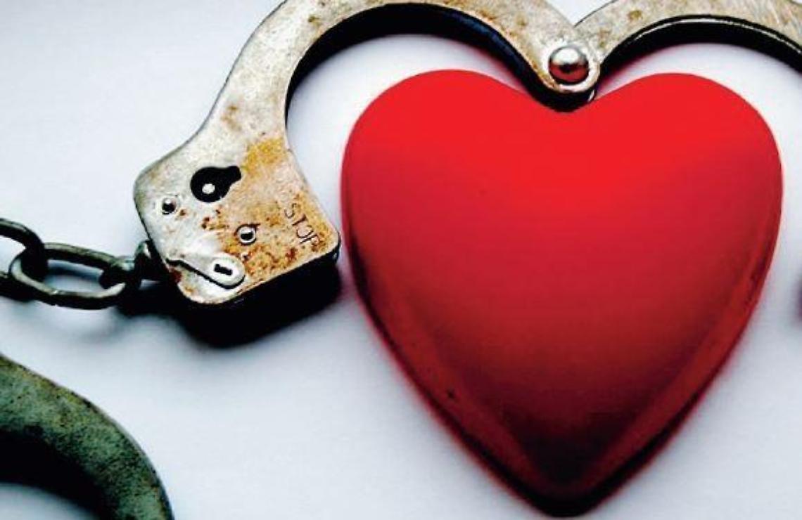 Dipendenze affettive, quando l'amore è una "prigione": patologia in aumento