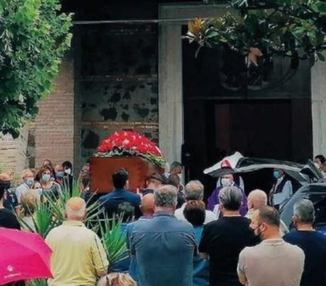 Ucciso dalle punture di vespa: lo straziante addio ad Alberto Fontana
