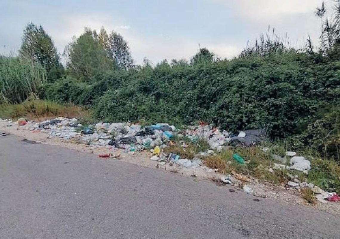 Discariche a cielo aperto ovunque, incivili senza scrupoli: cittadini indignati