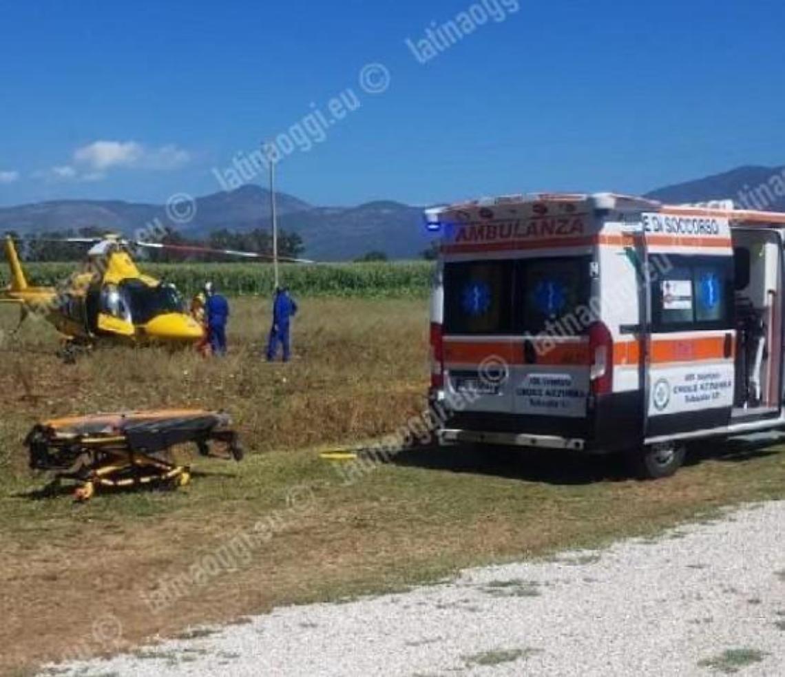 Incidente tra auto e moto: due giovani ricoverati in codice rosso