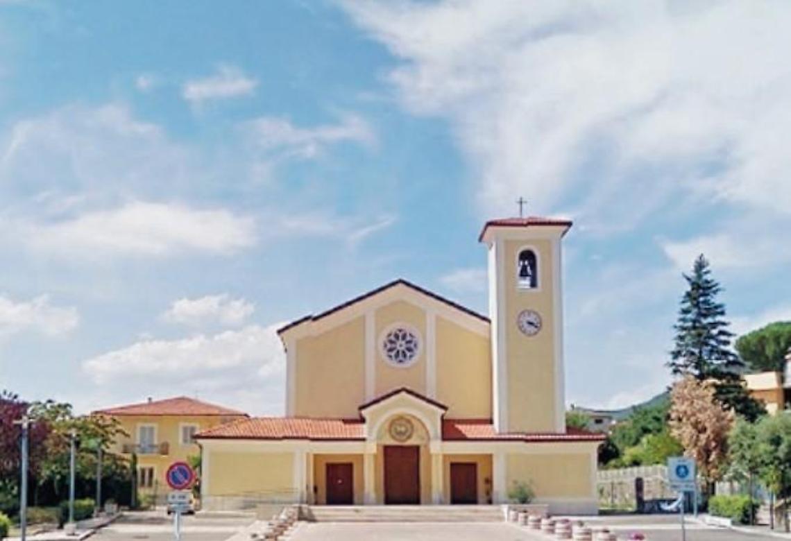 Promoter di 33 anni morto nel laghetto dell'Eur: questa mattina i funerali