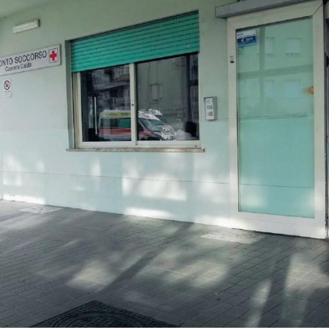 Drammatico incidente all'alba: una task force per salvare due giovani
