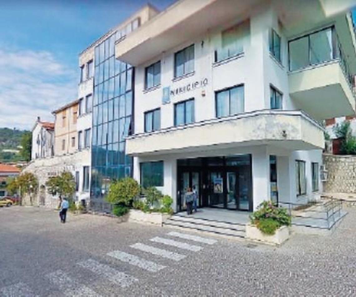 Il Comune rischia lo scioglimento: il prefetto diffida l'amministrazione