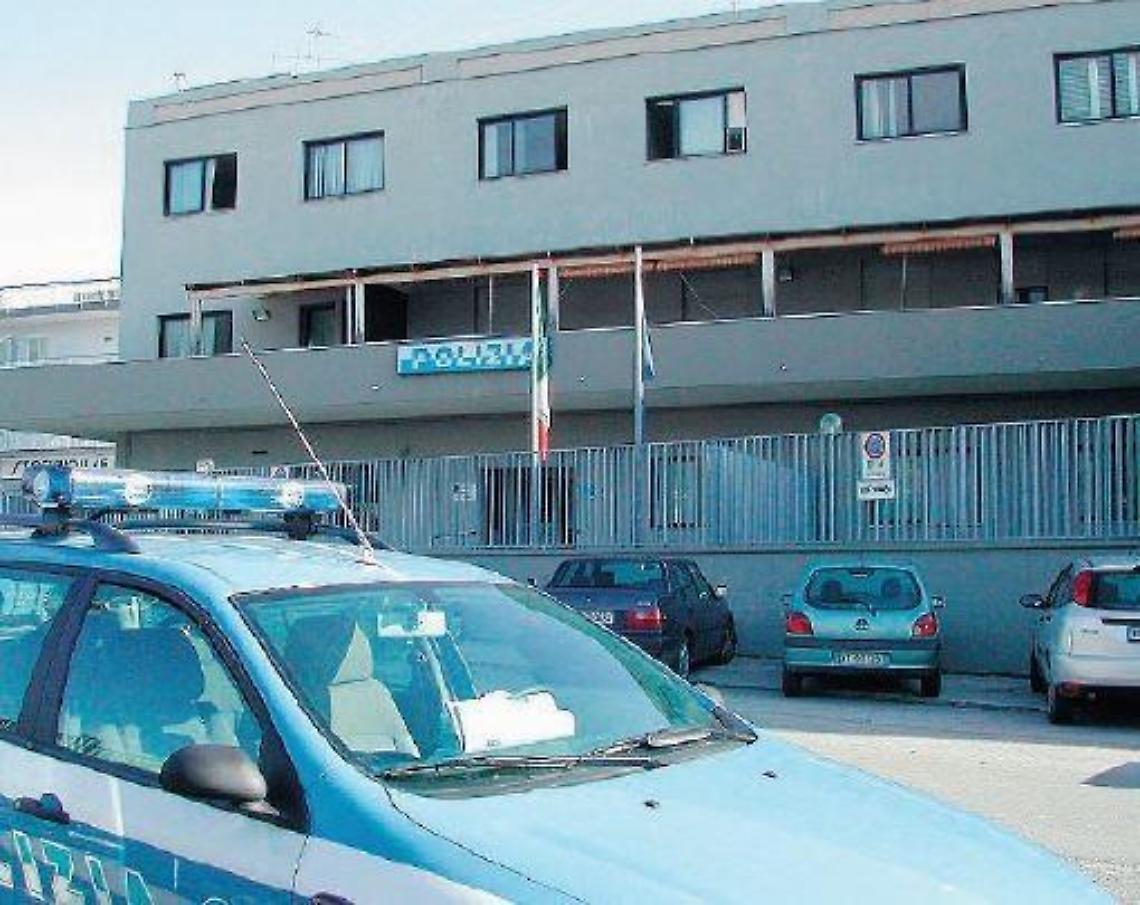 Lancia una bottiglia incendiaria contro un'auto: gesto intimidatorio per amore