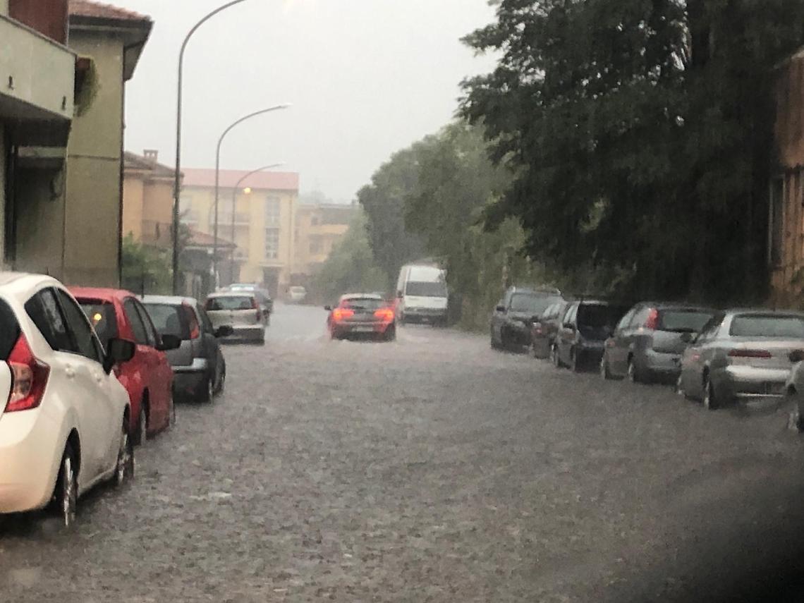Sora, bomba d'acqua sulla citt&agrave; volsca: strade allagate e traffico impazzito