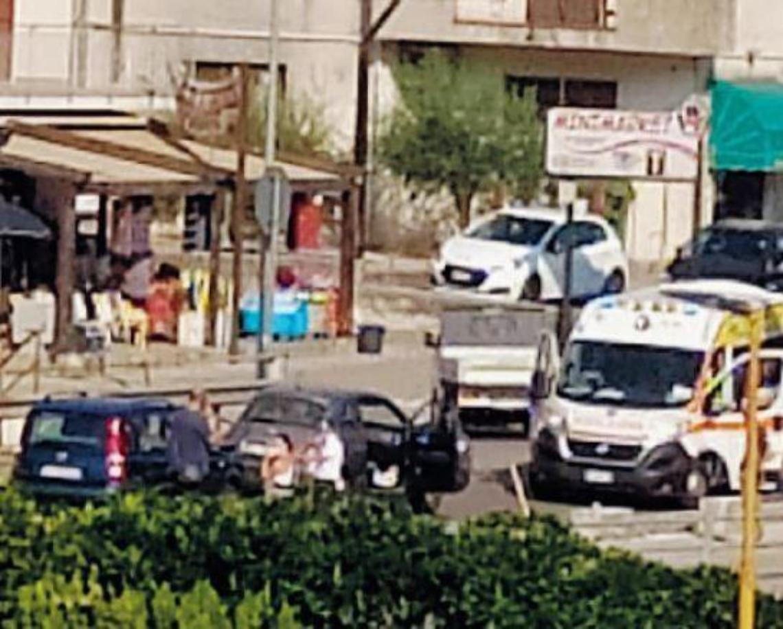 Violento scontro tra tre autovetture sulla Cassino-Formia: coinvolte 4 giovani