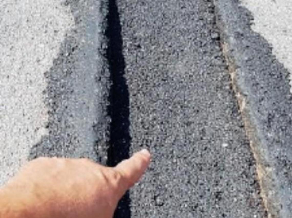 Via Cellaro, asfalto nuovo...pericoli vecchi: i residenti invocano interventi