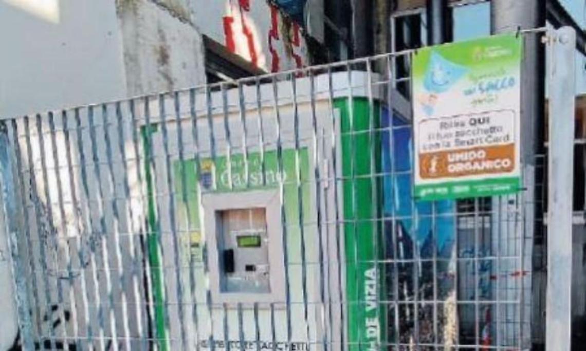 Cassino, buste per l'umido gratis ai cittadini: installato il distributore