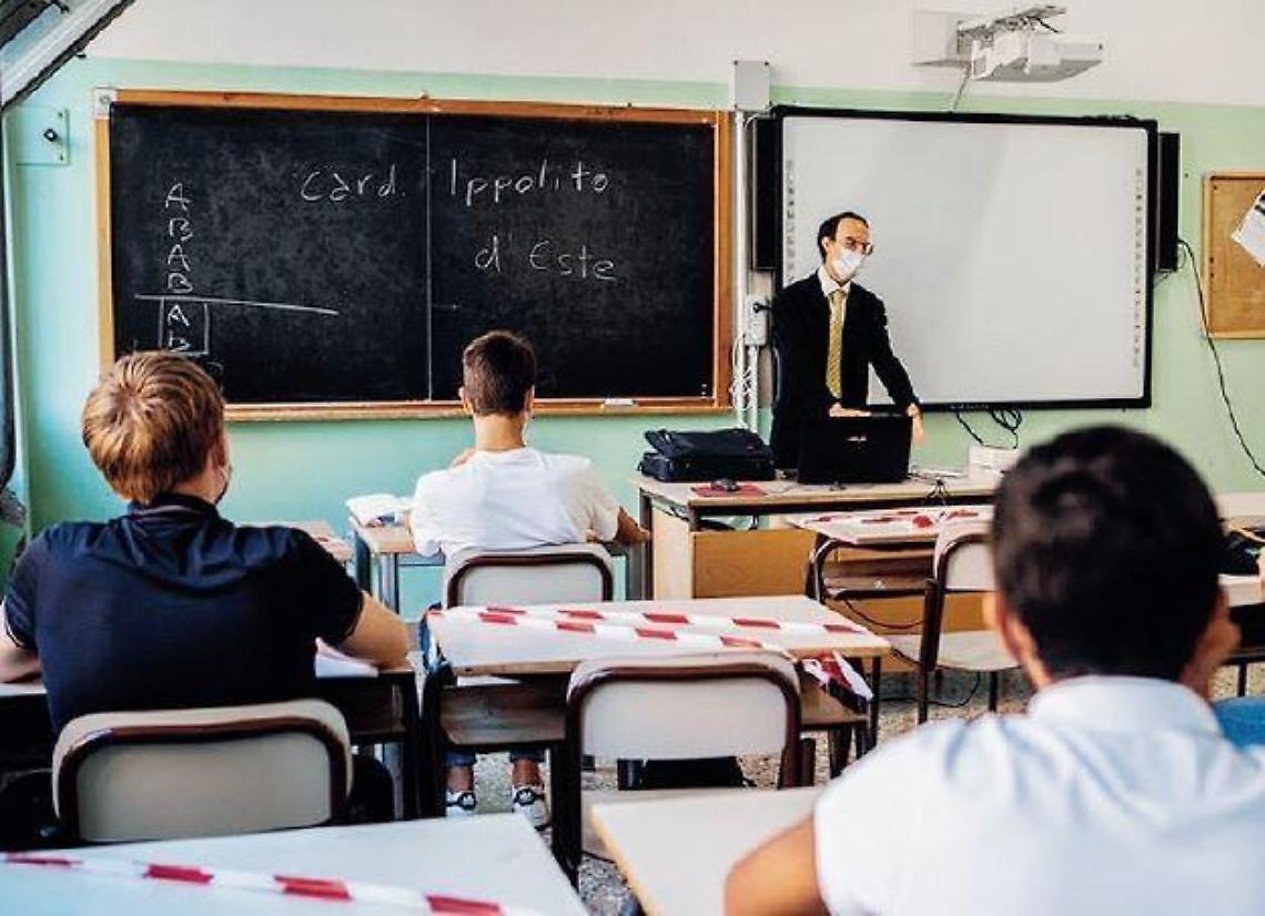 Riparte la scuola. Tutti in presenza tra mascherine, green pass e distanziamento
