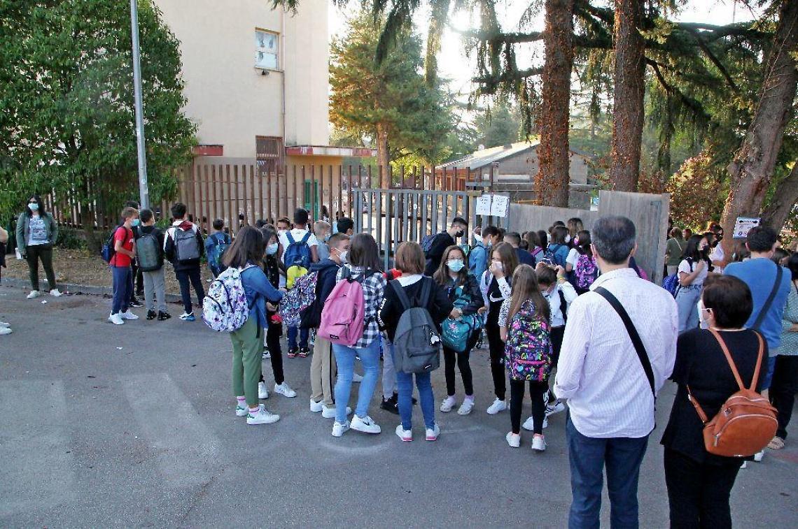 Anno scolastico al via nell'era del green pass: il racconto della giornata