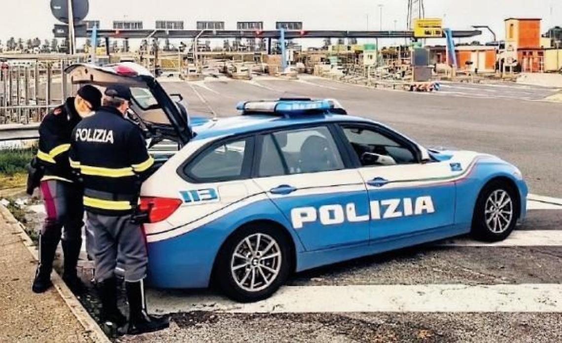 Tir svaligiati in autogrill, sgominata la banda: scattano tre arresti