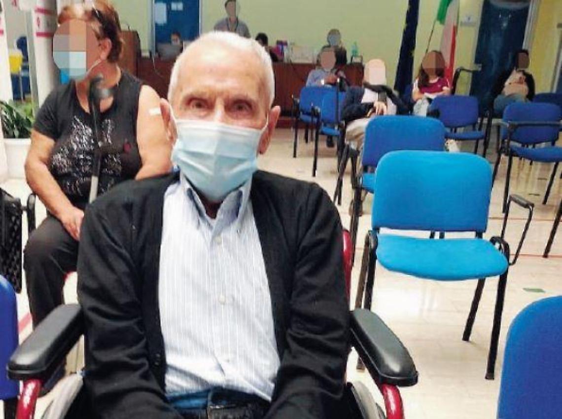 Covid e vaccini: terza dose fatta a 101 anni per Natale Veronesi