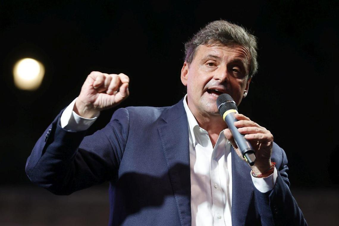 Stellantis, Carlo Calenda incontra i sindacati: «Disastro e desolazione»