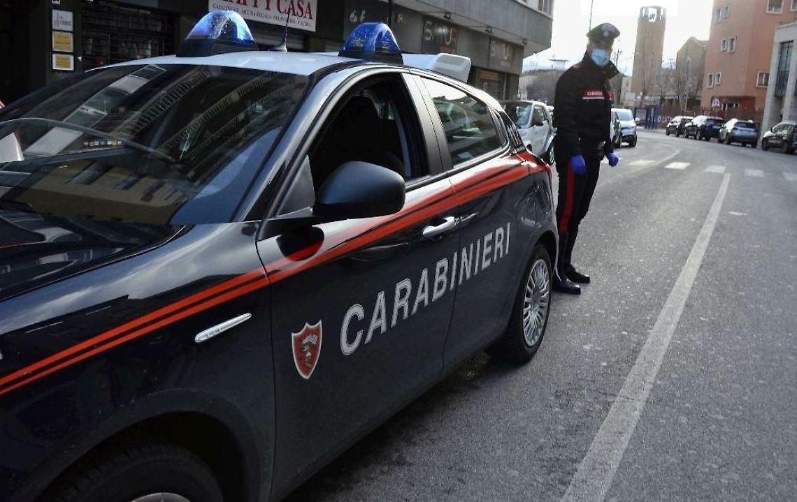 Beccato con una cesoia in tasca: un ventunenne è finito nei guai