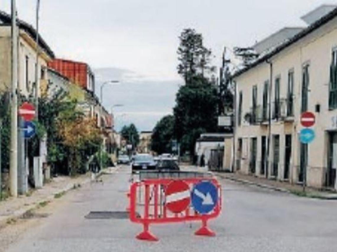 Sprofonda un tratto di via Campidoglio: urge il ripristino dell'arteria in centro