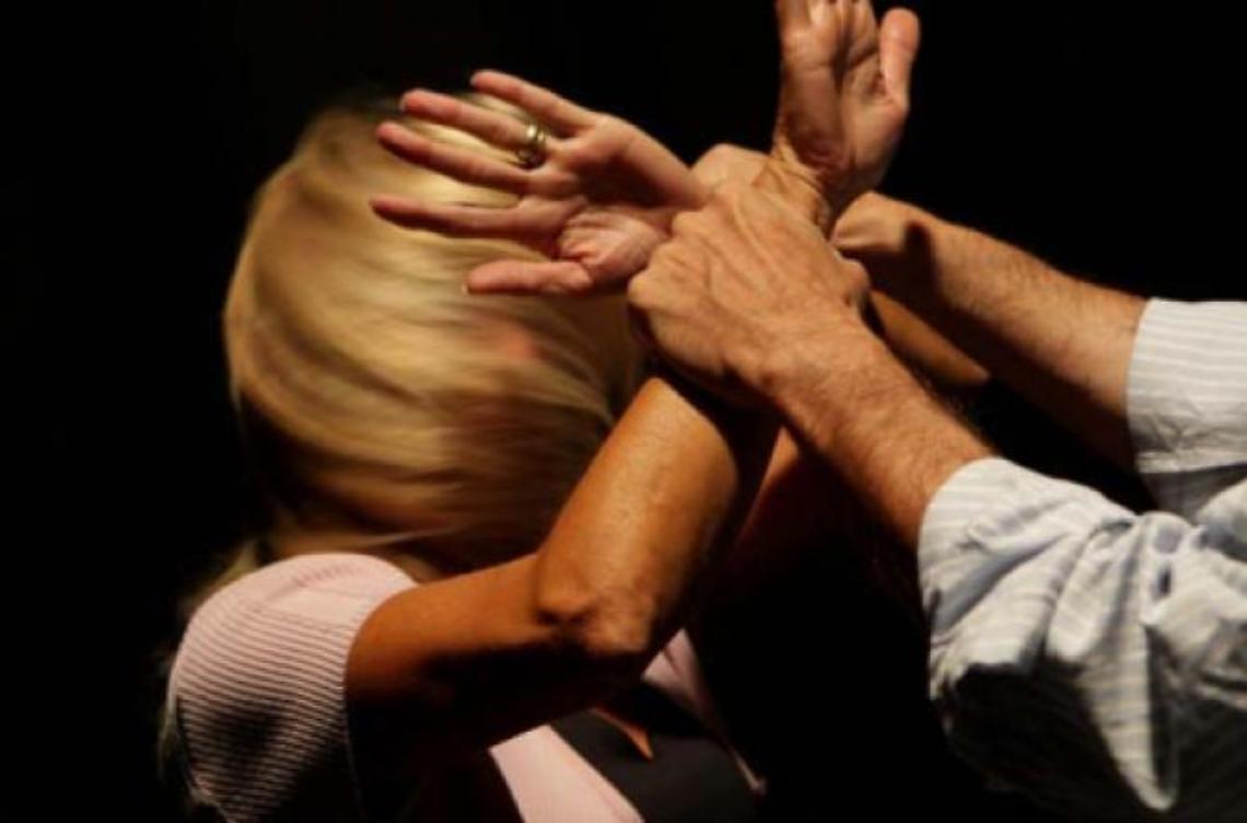 Botte alla compagna incinta davanti persino alla figlia minorenne: indagini chiuse