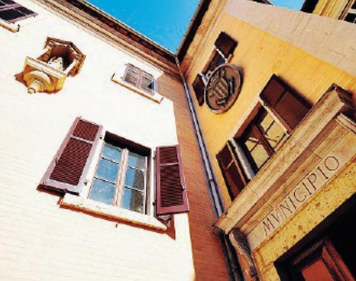 Veroli si prepara al Natale: casette di legno per vendere prodotti