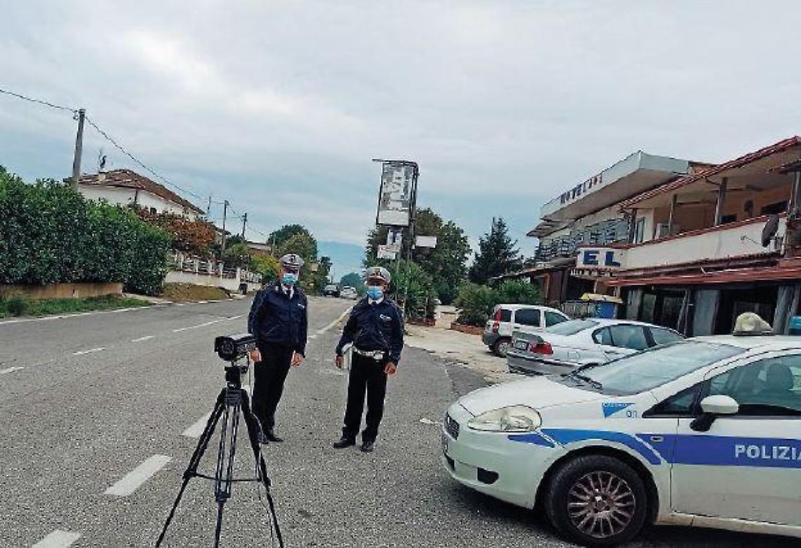 Boom di auto senza revisione. Trasgressori incastrati con il "targa system"