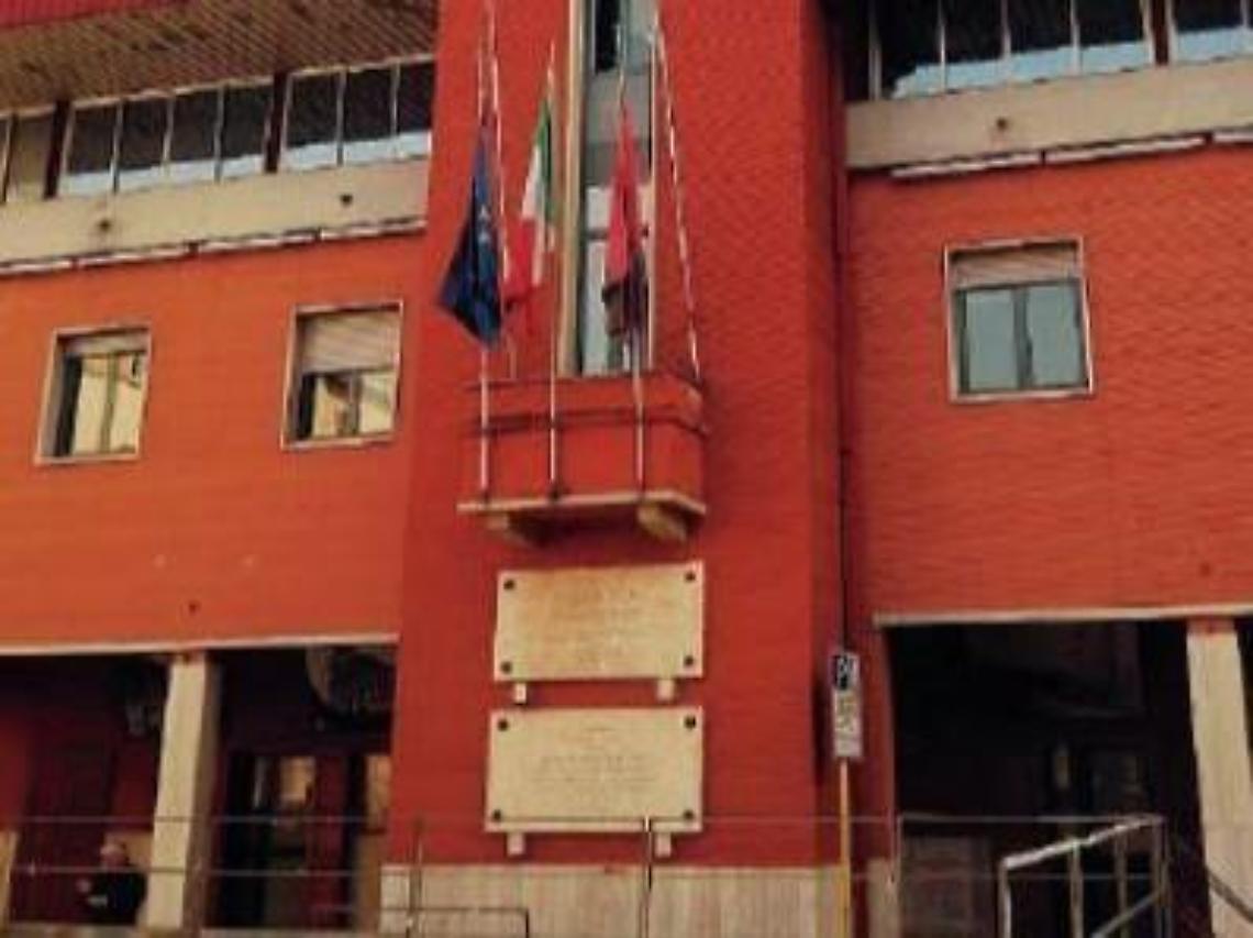 Impiegato comunale in manette. Indagate anche due donne. I particolari