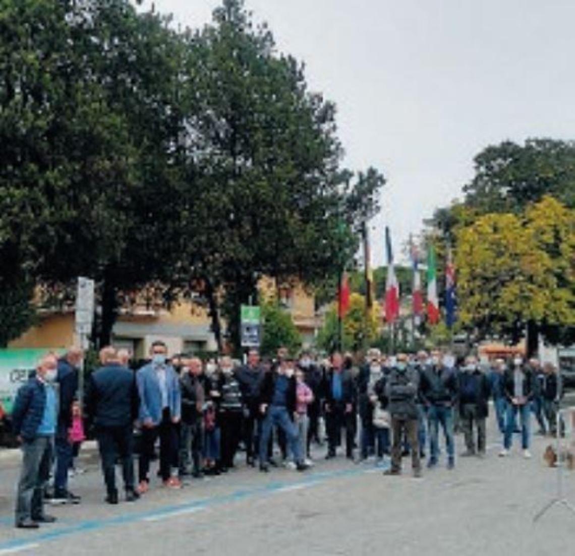 Inquinamento ambientale, dopo il sit-in monta la polemica: "Uno scempio"