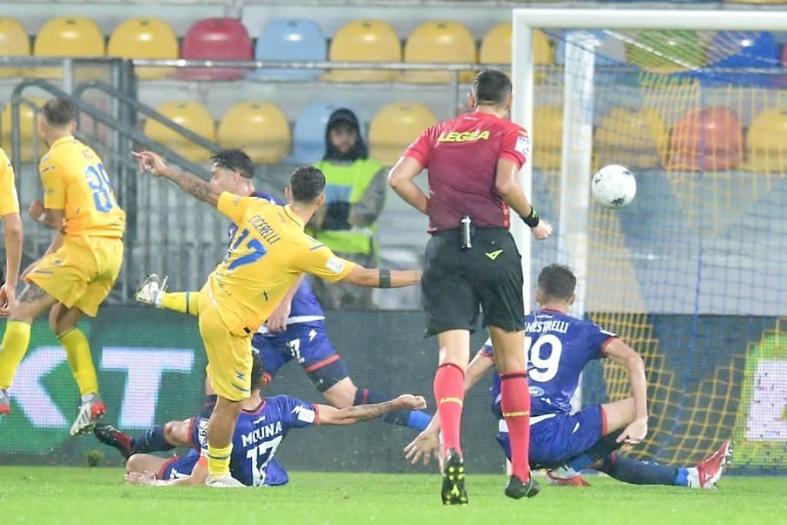 Frosinone, Charpentier e Cicerelli ribaltano il Crotone