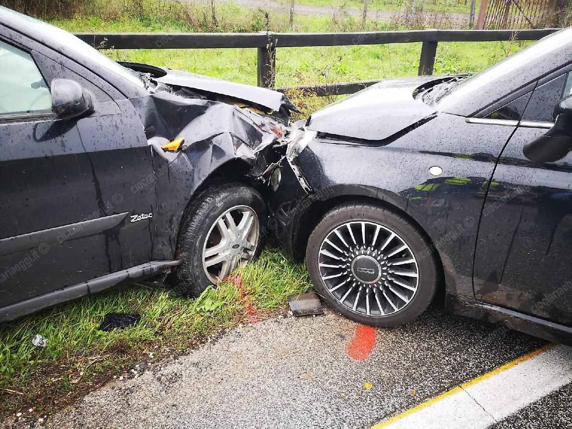 Incidente sulla Palianese Sud, scontro tra due auto: il bilancio è di quattro feriti