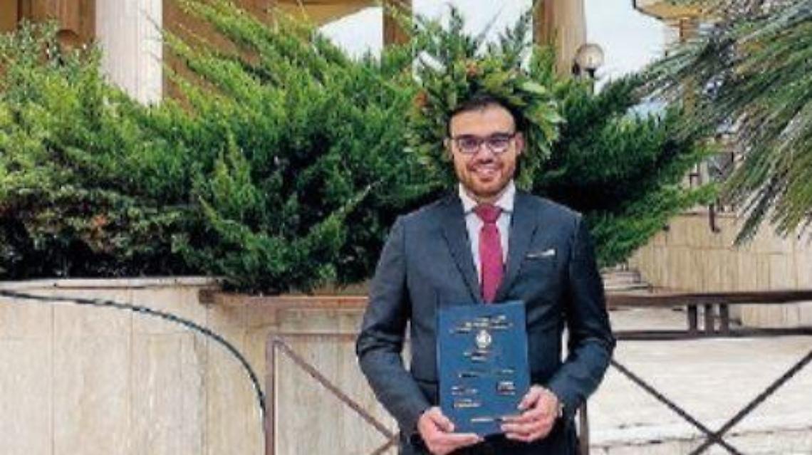Dedica la sua tesi al donatore che con un rene gli ha ridato la vita: la storia di Giuseppe