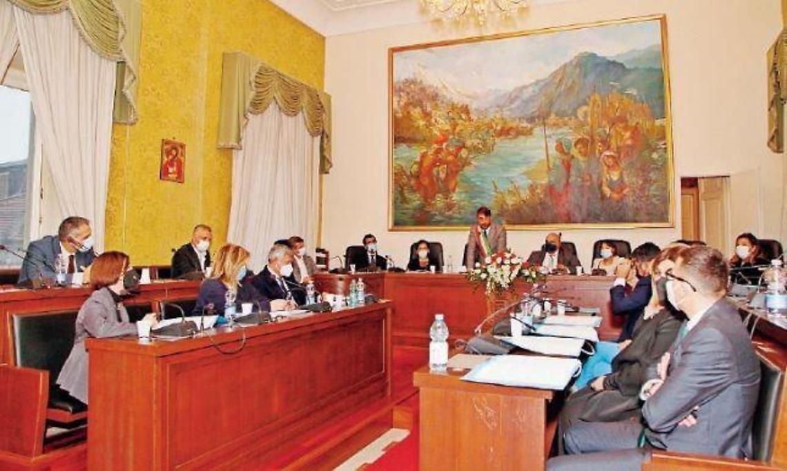 Elezione del presidente del Consiglio: fumata nera e polemiche