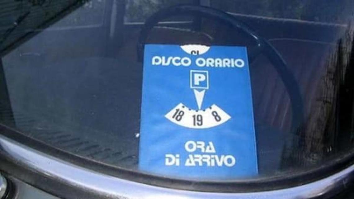 Parcheggio in centro, torna la sosta col disco orario: le strade interessate
