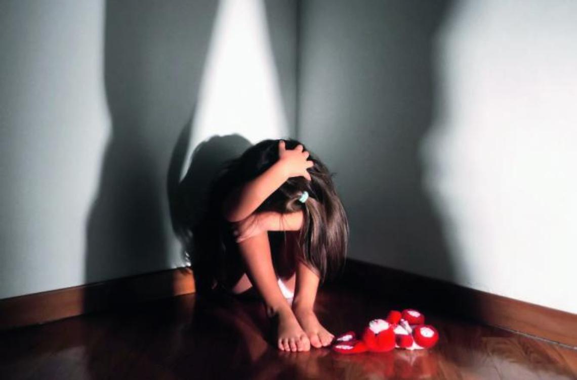 Pedopornografia, in chat migliaia di file 'raccapriccianti': arrestato anche un prete