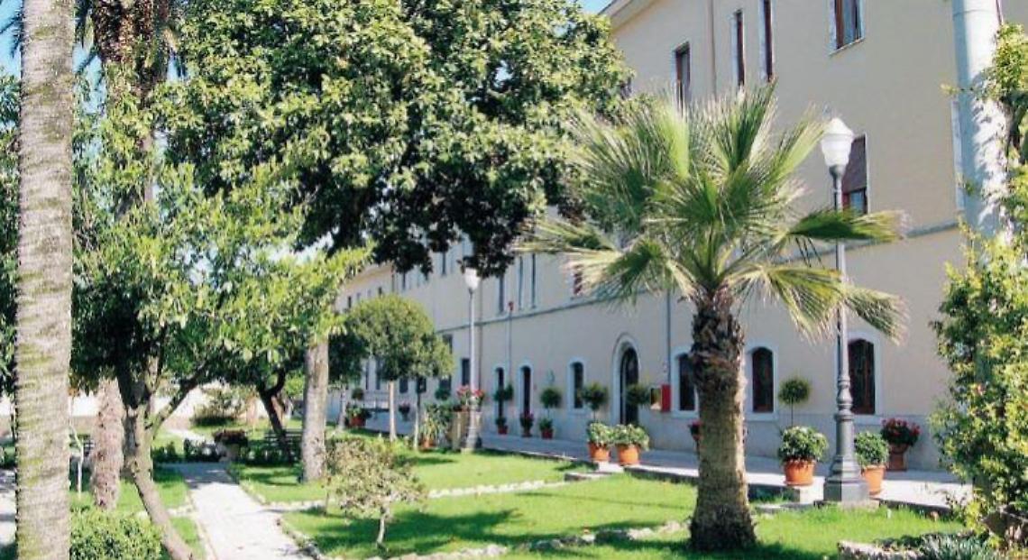 Nonnina ospite a Villa Algisa a spese del comune: politica in fiamme, ecco perché