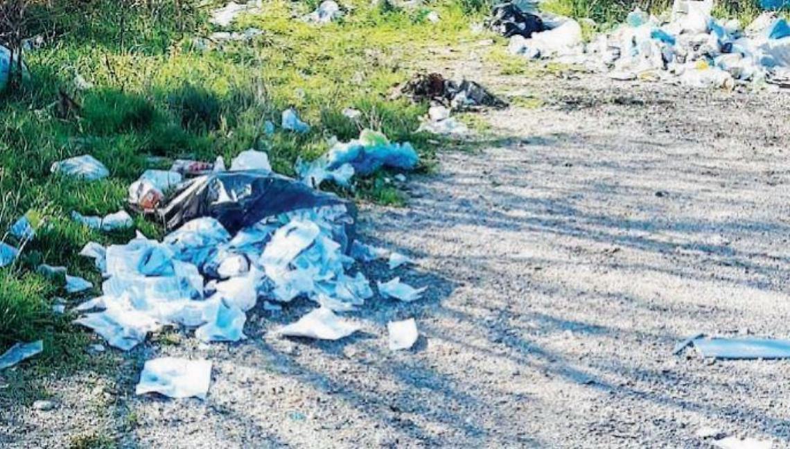Abbandono selvaggio di rifiuti: inciviltà e degrado regnano sovrani