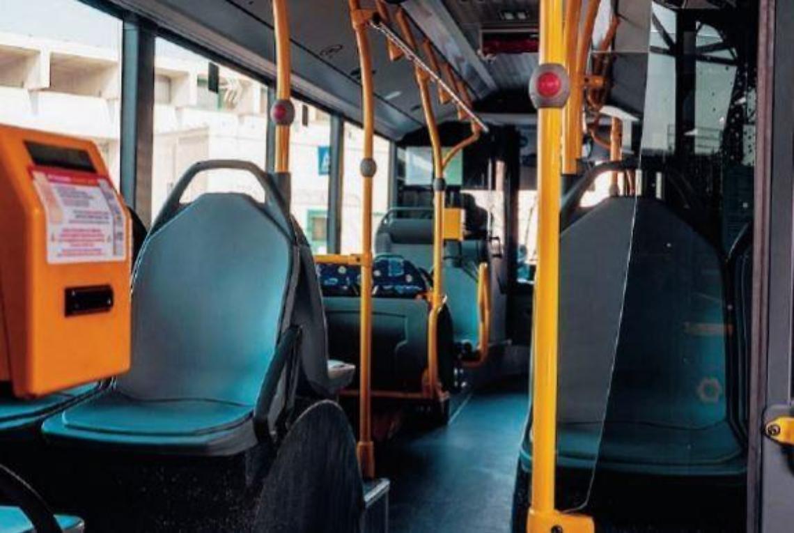Mezzi pubblici, troppi abbonamenti contraffatti: dietro l'ombra del racket 'del falso'