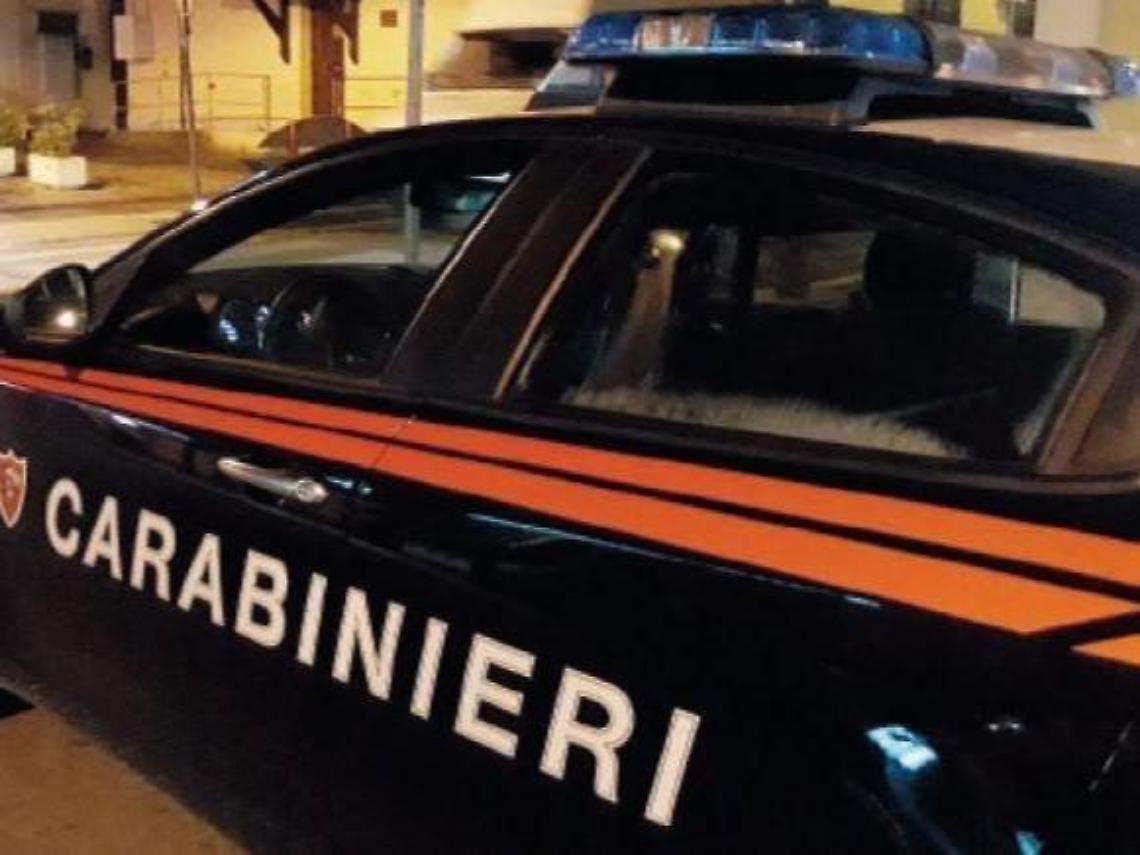 "Furbetta" del reddito di cittadinanza e abusiva in una casa popolare: 28enne nei guai