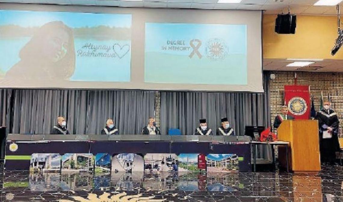 Covid, studentessa morta insieme ai suoi genitori: consegnata la laurea alla memoria