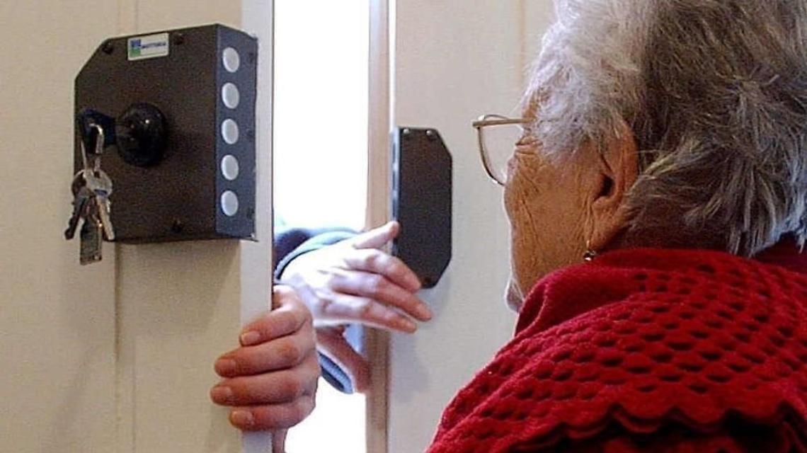 Truffatori seriali e senza scrupoli, tentativi continui: come difendersi