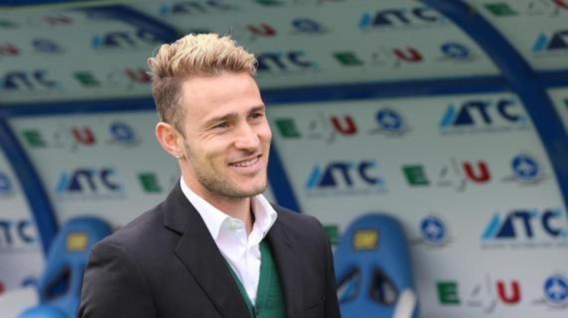 A scuola si parla di sport: l'ex calciatore Floro Flores tra gli studenti