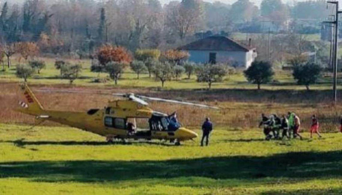 Violento frontale tra due auto: il giovane ferito sarà operato