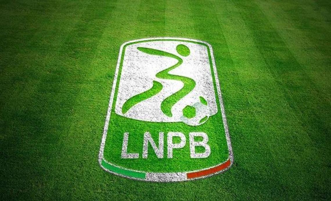 Incubo Covid e Serie B: stop al campionato. Rinviati i turni del 26 e 29 dicembre