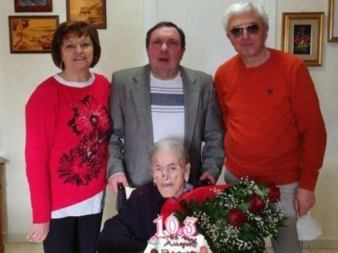 Nonna Pasqua compie 103 anni, è la più longeva del paese: una festa memorabile