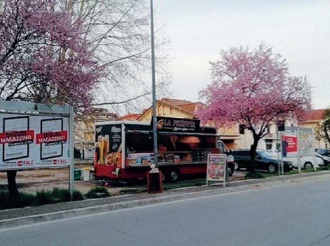 Svaligiati tre furgoni, ambulanti nel mirino dei ladri: tra rabbia e disperazione